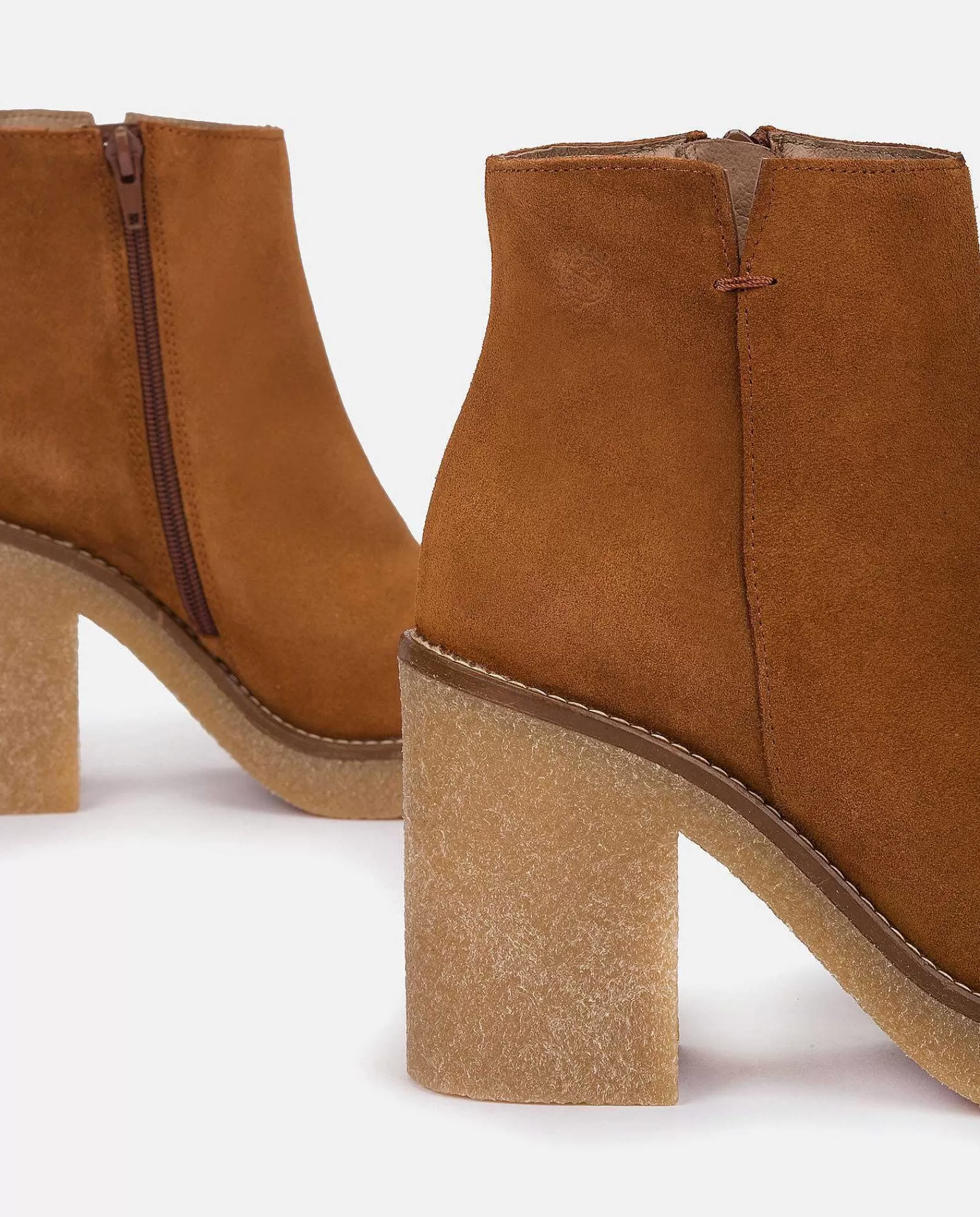 botin_de_tacon_gela001_cuero_3.webp Mujer Yokono Botin De Tacon Gela-001 Cuero