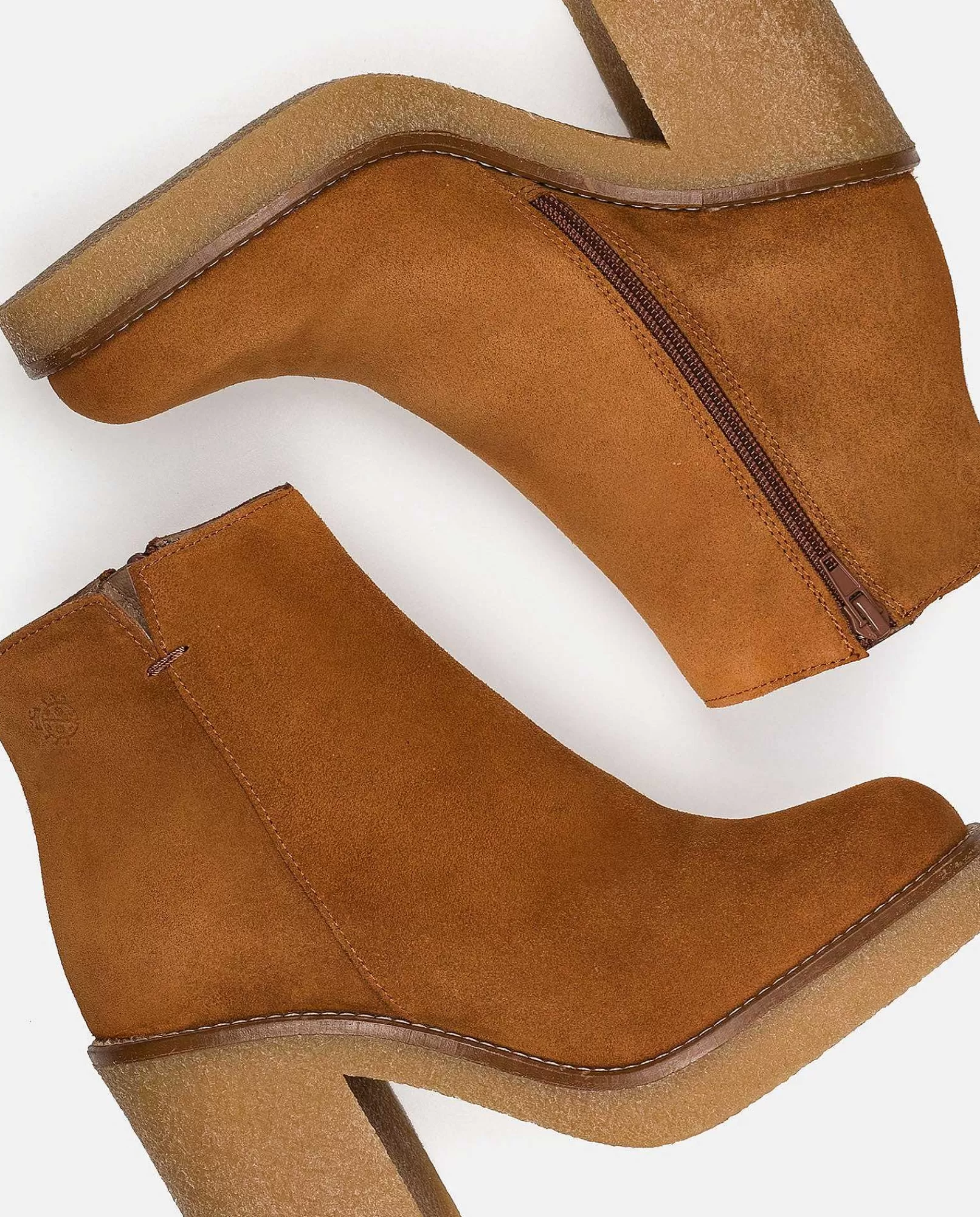 botin_de_tacon_gela001_cuero_5.webp Mujer Yokono Botin De Tacon Gela-001 Cuero