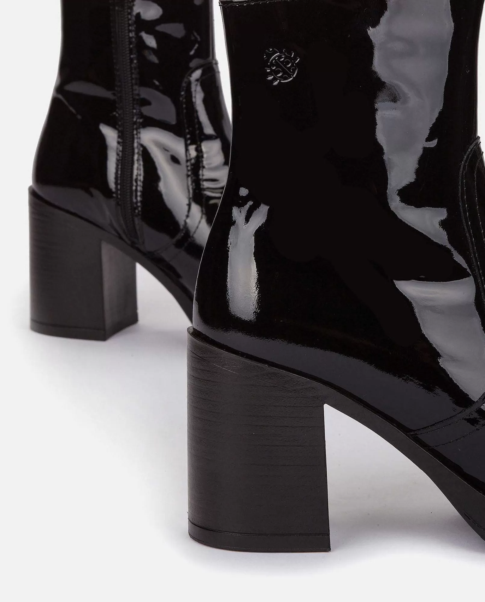 botin_de_tacon_kolin_001_negro_3.webp Mujer Yokono Botin De Tacon Kolin 001 Negro