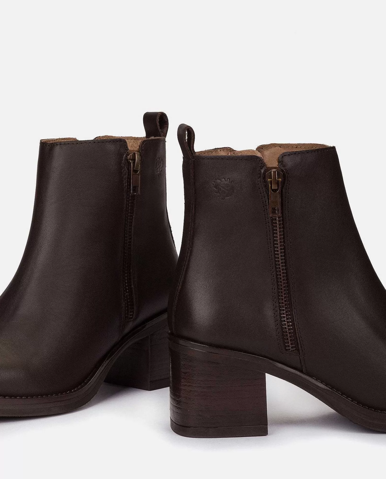 botin_de_tacon_landas002_marron_3.webp Mujer Yokono Botin De Tacon Landas-002 Marron