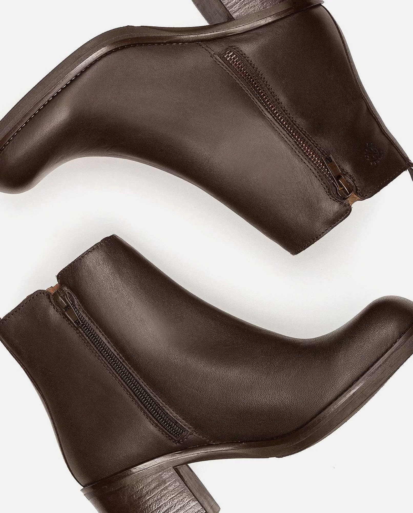 botin_de_tacon_landas002_marron_5.webp Mujer Yokono Botin De Tacon Landas-002 Marron