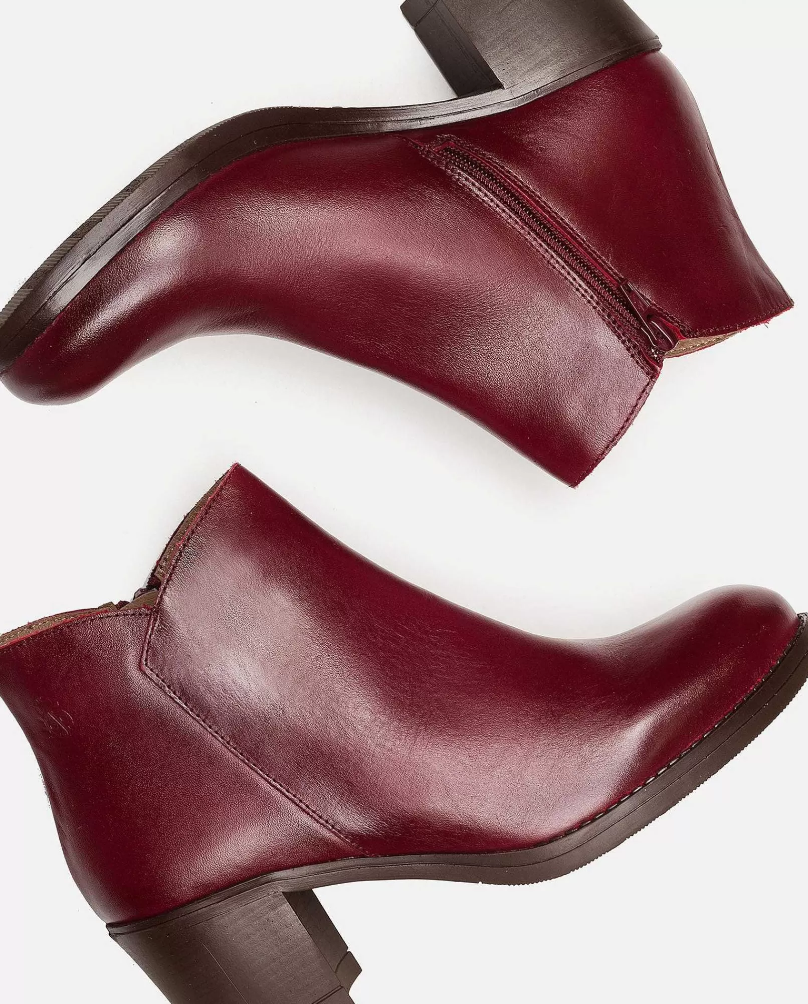 botin_de_tacon_lille_006_burdeos_5.webp Mujer Yokono Botin De Tacon Lille 006 Burdeos