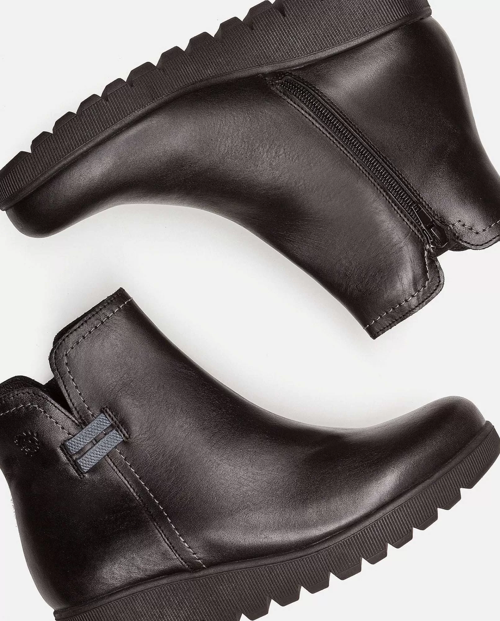 botin_plano_atenas_032_negro_5.webp Mujer Yokono Botin Plano Atenas 032 Negro