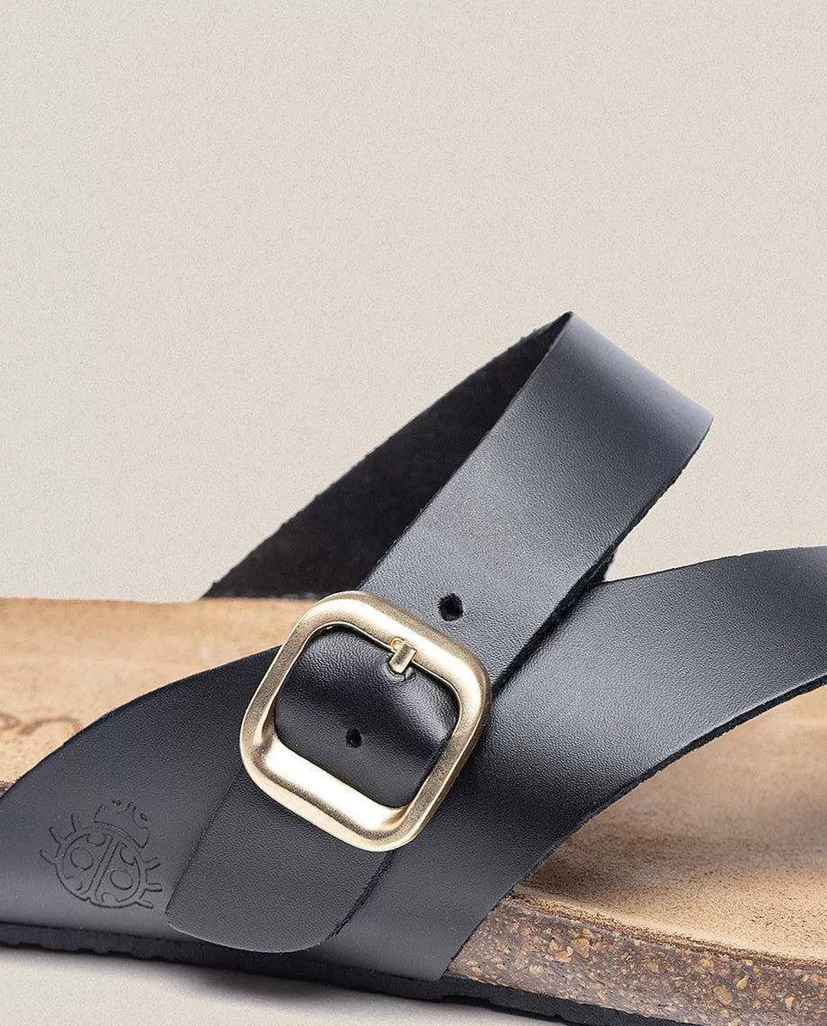 sandalia_plana_ibiza_013_negro_3.webp Mujer Yokono Sandalia Plana Ibiza 013 Negro