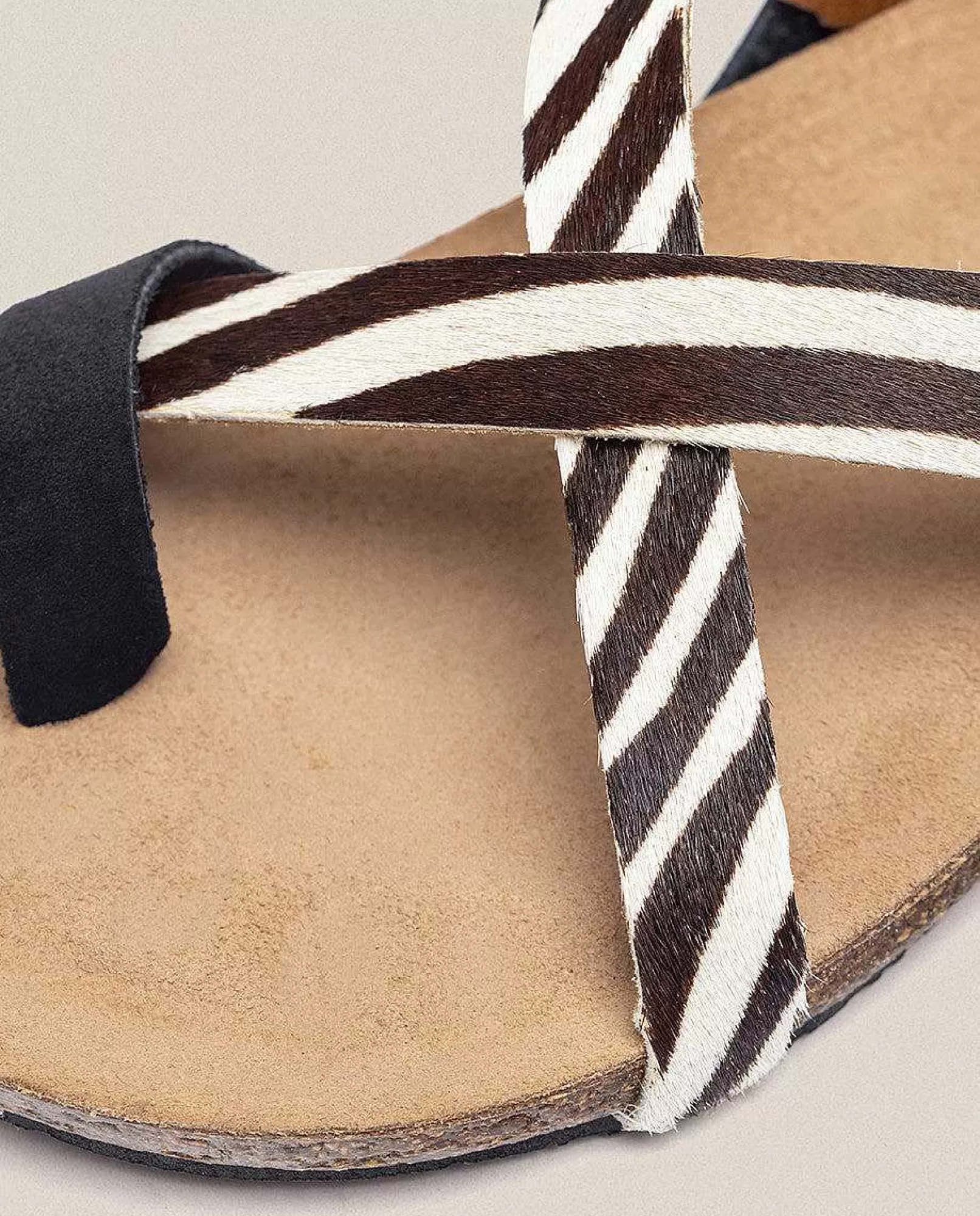 sandalia_plana_ibiza_718_negro_4.webp Mujer Yokono Sandalia Plana Ibiza 718 Negro