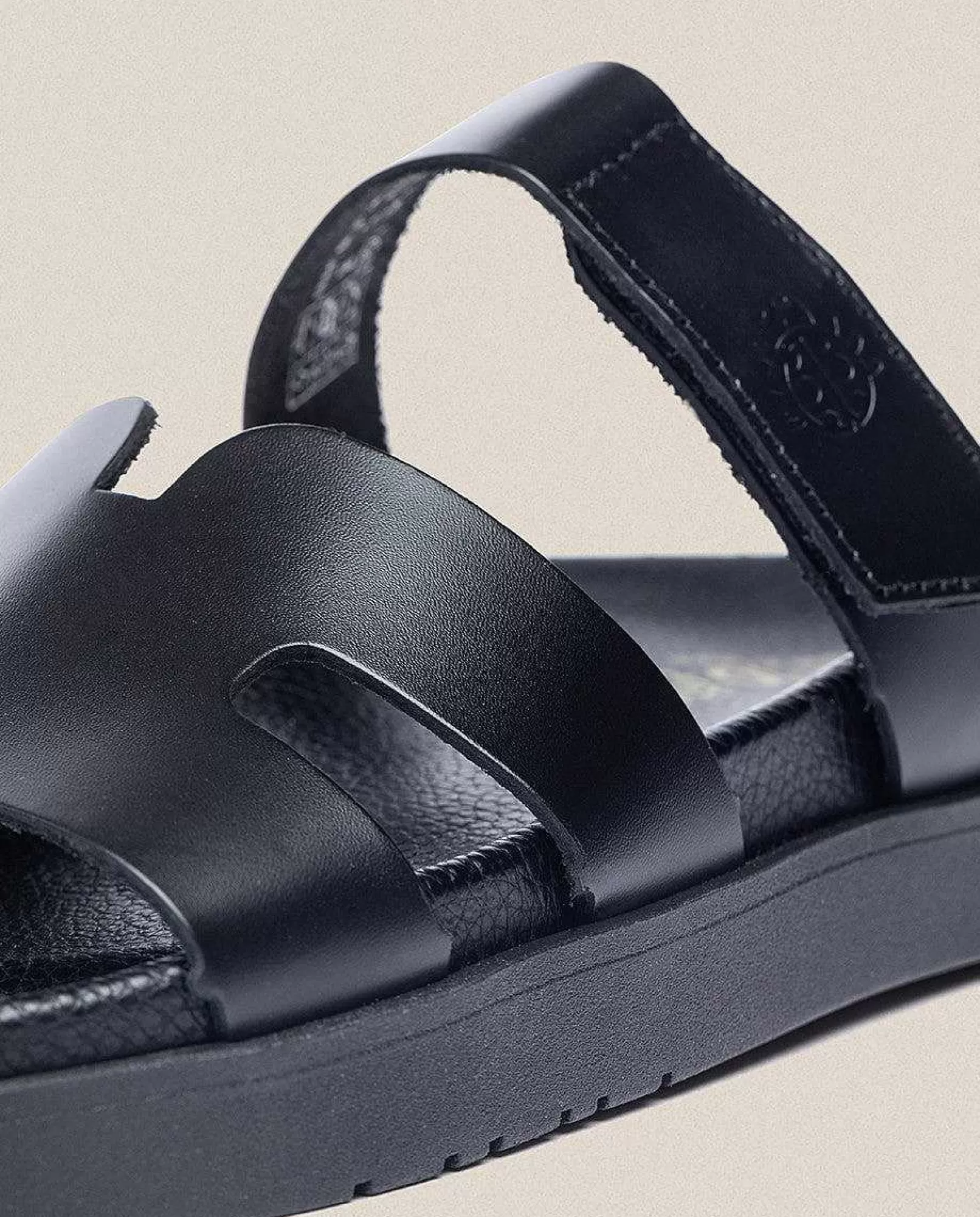 sandalia_plana_morena_125_negro_3.webp Mujer Yokono Sandalia Plana Morena 125 Negro